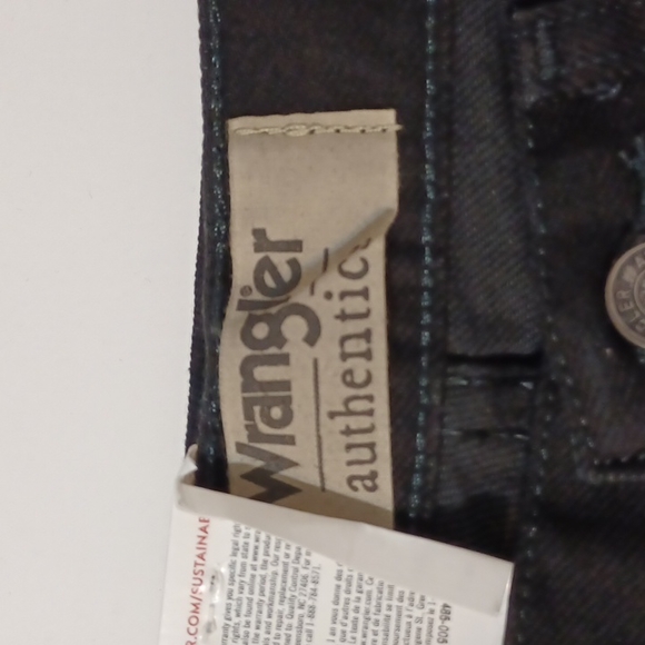 Wrangler Authentics Est. 1947 Men's Regular Fit Comfort Flex Waist Jean - Picture 6 of 14